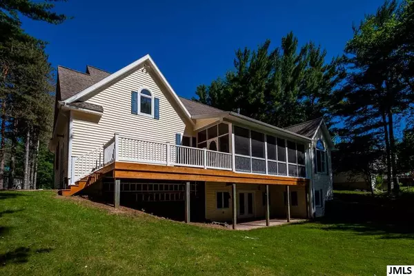 Pleasant Lake, MI 49272,283 DOLORES DR