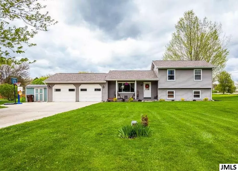 5490 ROLAND, Eaton Rapids, MI 48827