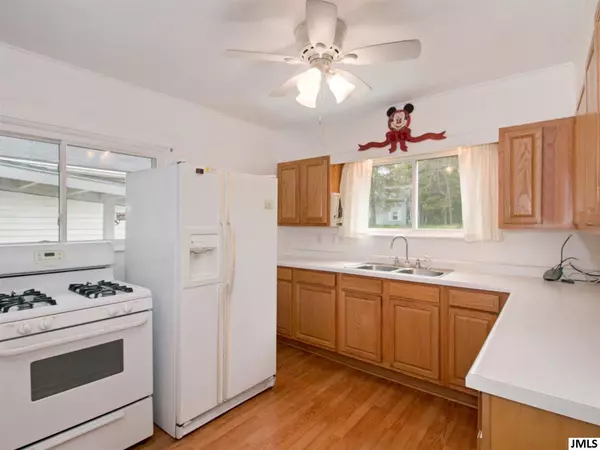 Jackson, MI 49203,1220 EUGENE AVE