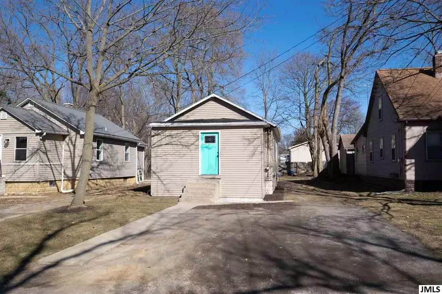 805 21st ST, Jackson, MI 49203