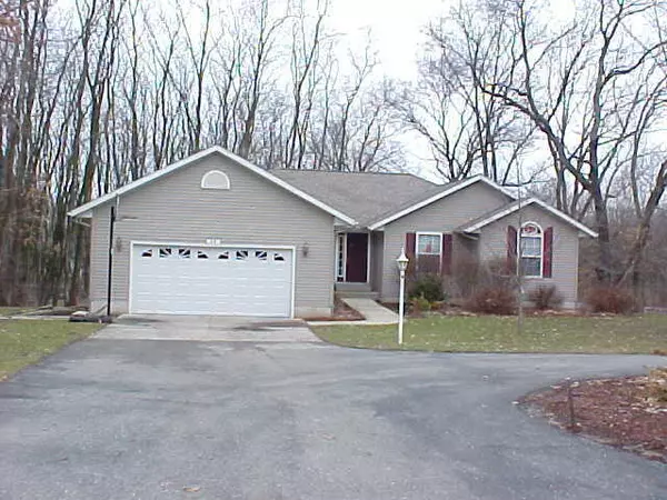 17 Rivertop Drive, Lowell, MI 49331