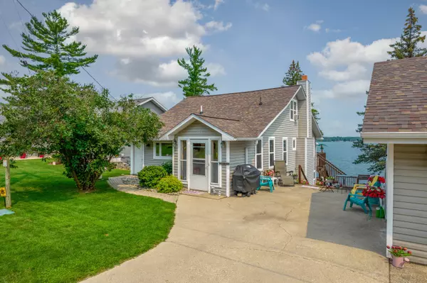 10680 Lake Street, Chippewa Lake, MI 49320