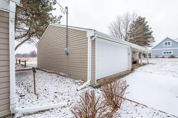 1537 COTTAGE, Manitou Beach, MI 49253