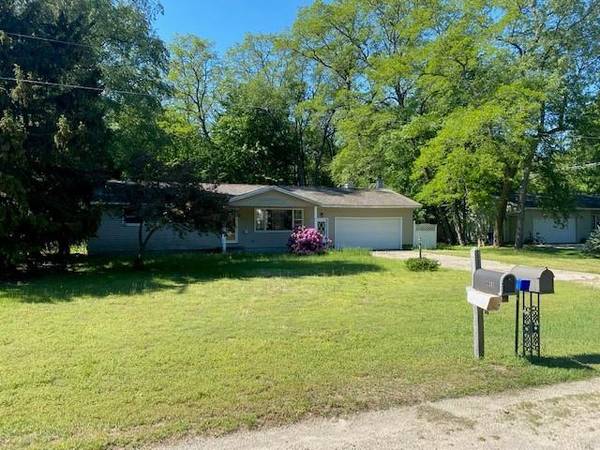 5341 Lakewood Road, Whitehall, MI 49461