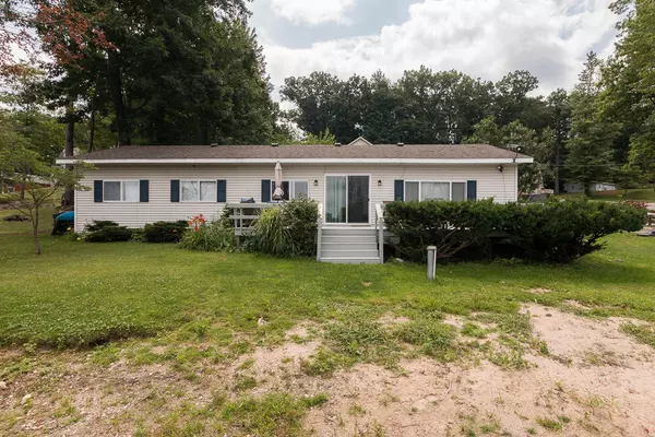 Delton, MI 49046,7324 S Crooked Lake Drive
