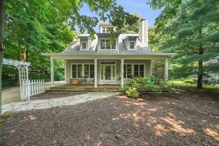 9942 Cottage Lane, Union Pier, MI 49129