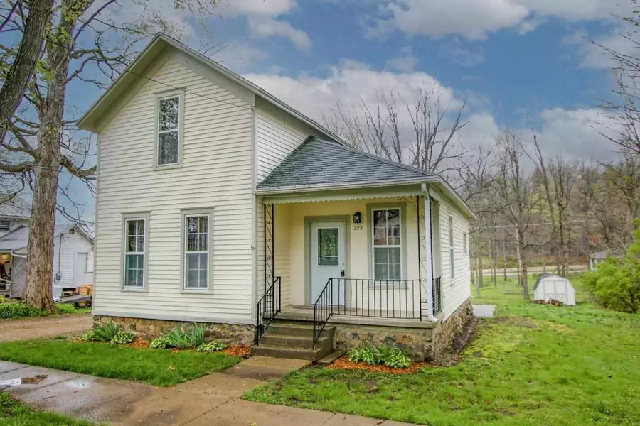 228 W CENTER ST, Concord, MI 49237