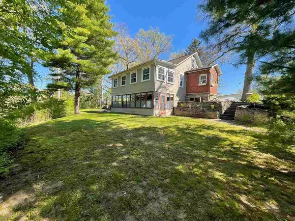 Jackson, MI 49201,347 ACKERSON LAKE DR