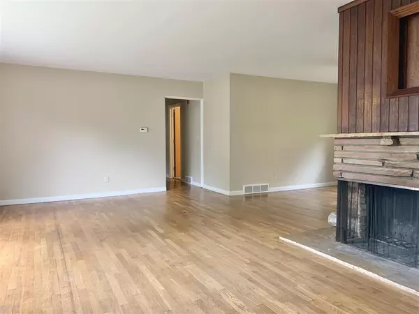 Jackson, MI 49203,917 ALBRIGHT DR