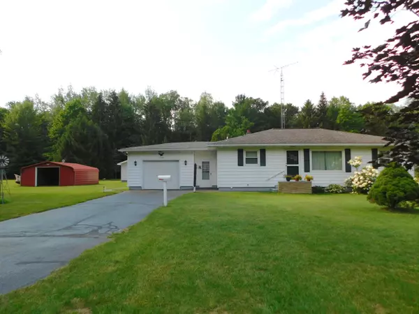 13963 Apple Avenue, Ravenna, MI 49451