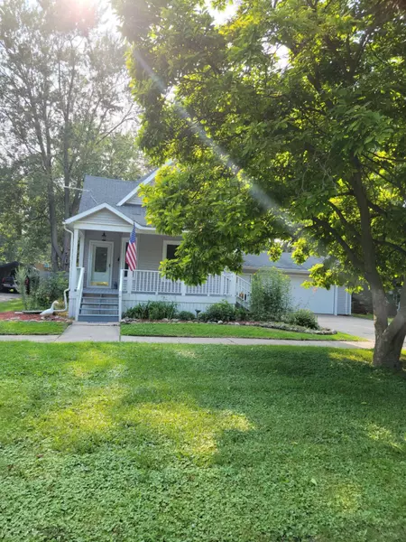 709 N Clinton Avenue, St. Johns, MI 48879