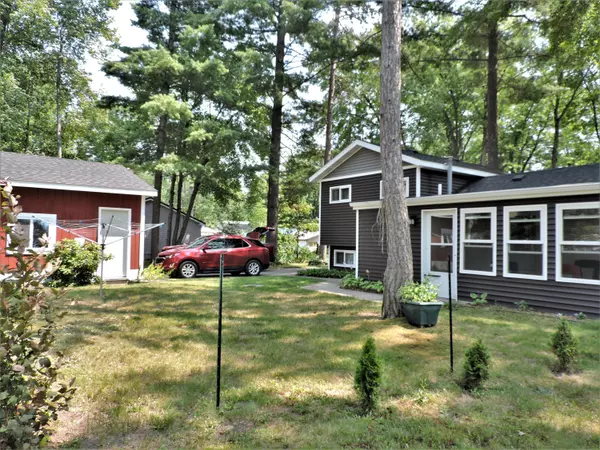 9813 Oak Street, Chippewa Lake, MI 49320