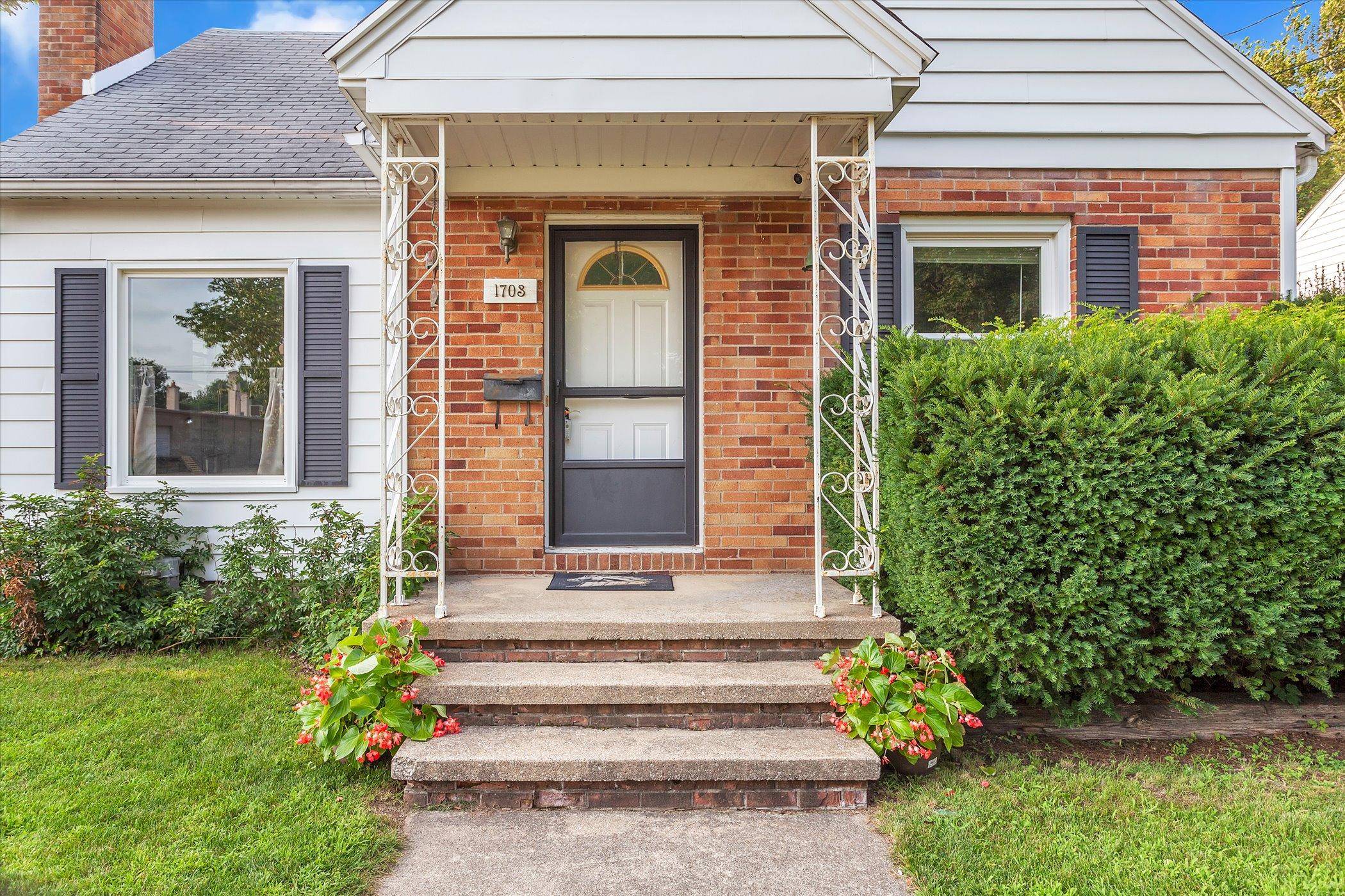 Kalamazoo, MI 49001,1703 Paddington Road