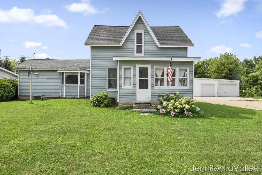 68 2nd S Street, Kent City, MI 49330