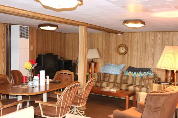 Dowagiac, MI 49047,92964 CR 690