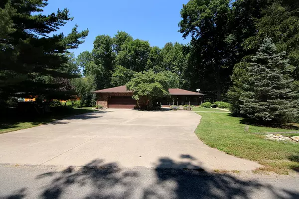 Three Oaks, MI 49128,6317 Indian Trail