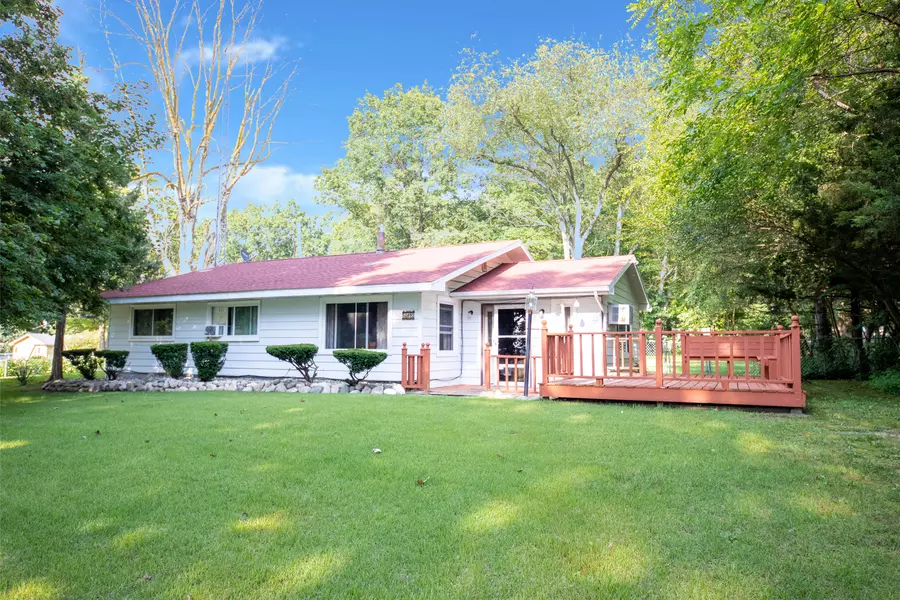 52495 Arnold Street, Dowagiac, MI 49047