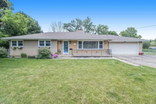 1319 Applecroft Avenue, Portage, MI 49002