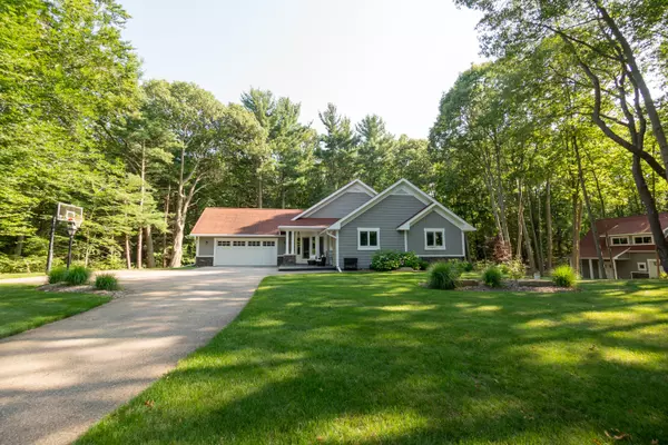 17034 Inland Drive, West Olive, MI 49460