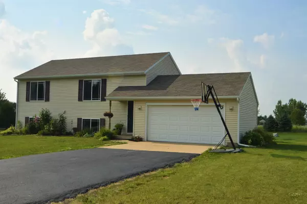 2233 Winston View NE Drive, Cedar Springs, MI 49319