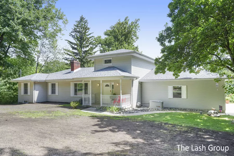 6106 Thornapple River SE Drive, Alto, MI 49302