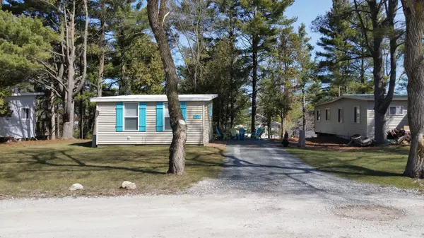 Mears, MI 49436,711 Para sail Drive