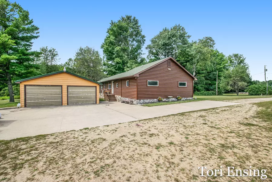 3993 Waterwheel NW Road, Stanton, MI 48888