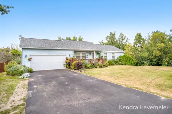 Kent City, MI 49330,16075 Peach Ridge Avenue