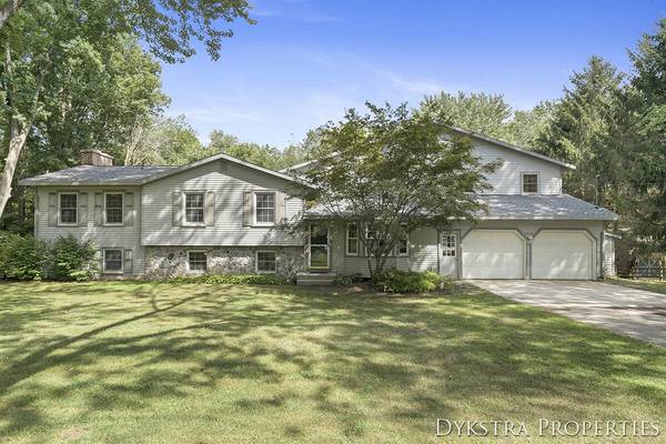 6240 Maksimowski NE Avenue, Belmont, MI 49306