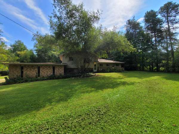 8575 Dixon Road, Rives Junction, MI 49277