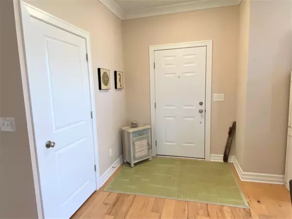 East Lansing, MI 48823,3034 Hamlet Circle