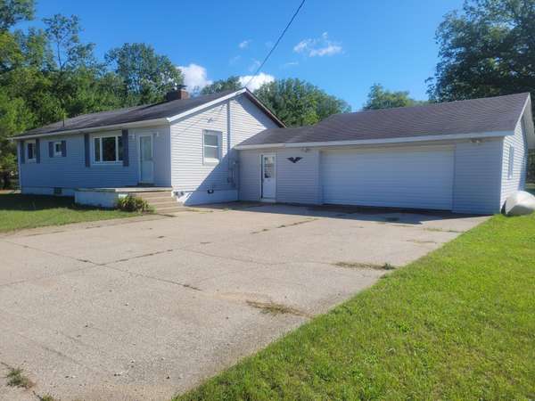 7434 N Woodbridge, Brohman, MI 49312