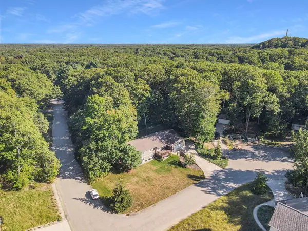 West Olive, MI 49460,9436 Lakeview Court