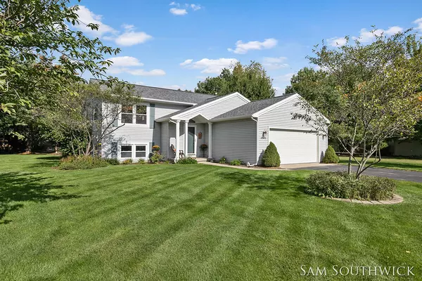 6569 Thimbleweed NE Lane, Rockford, MI 49341