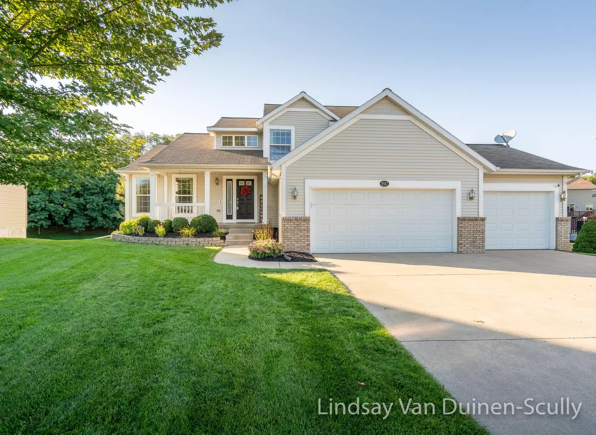 Jenison, MI 49428,8517 Twin Lakes Drive