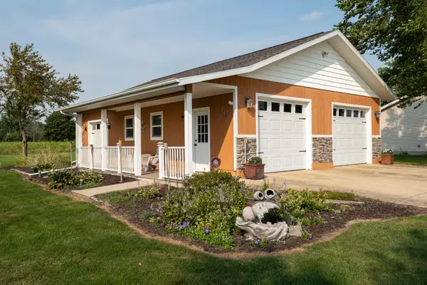 Cassopolis, MI 49031,22742 Diamond Cove Street