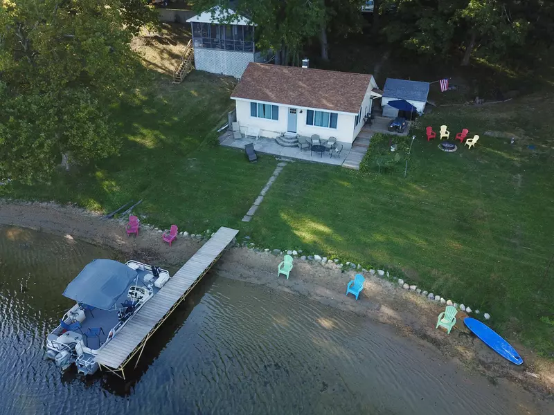 43 Hillcrest Road, Bloomingdale, MI 49026