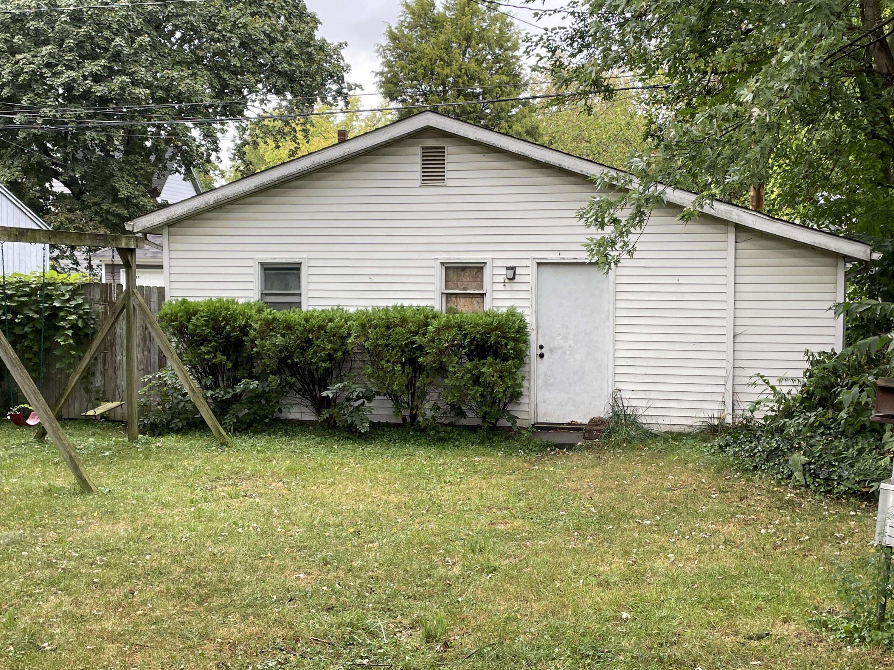 Kalamazoo, MI 49001,1517 Clinton Avenue