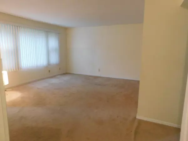 Dowagiac, MI 49047,31871 W Lakeshore Drive