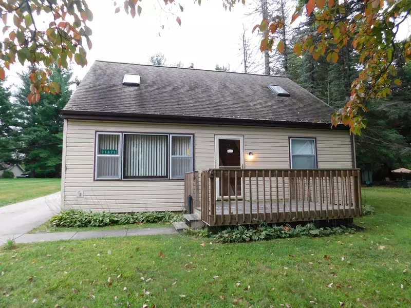 31871 W Lakeshore Drive, Dowagiac, MI 49047