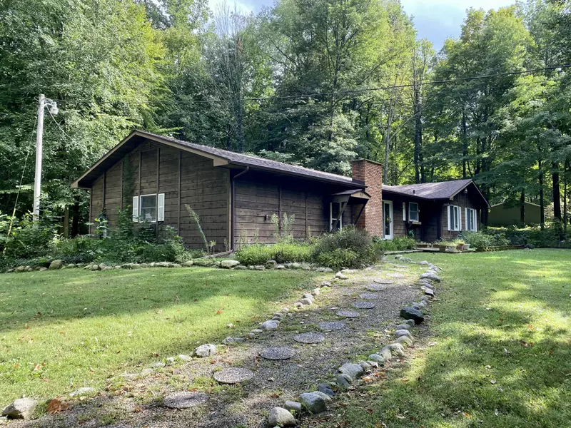 51691 County Line Road, Dowagiac, MI 49047