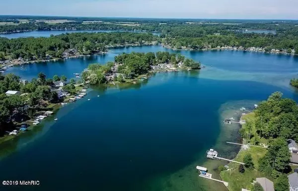 Dowagiac, MI 49047,50184 E Lake Shore Drive