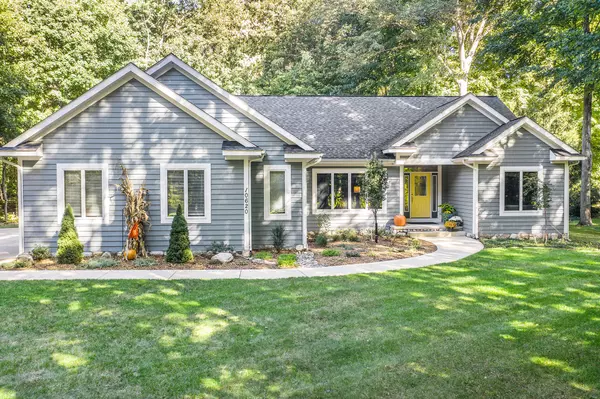 10620 Lakeshore Avenue, West Olive, MI 49460