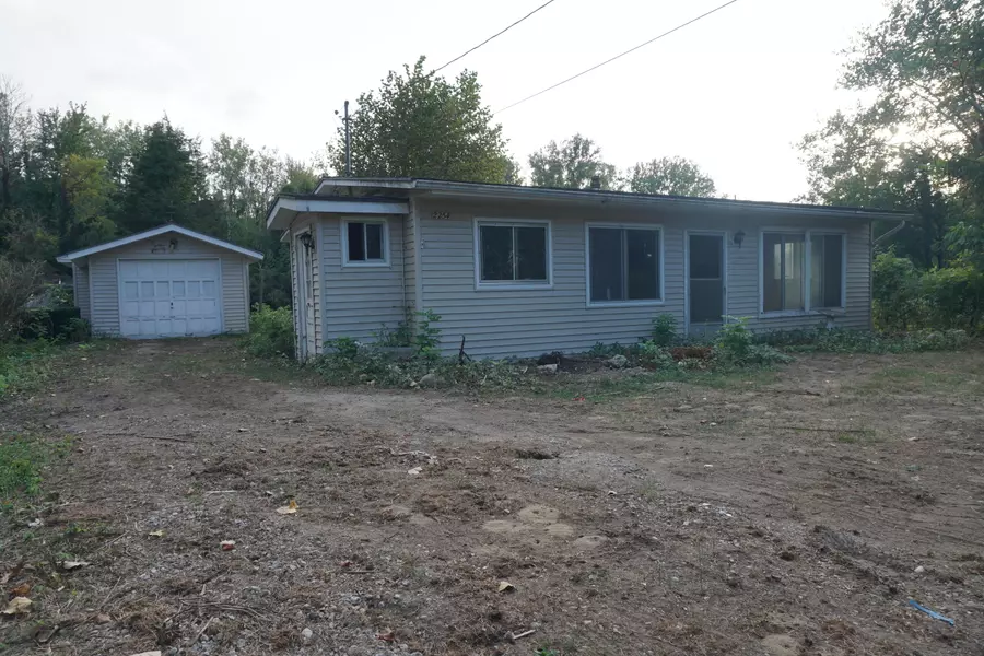 2254 Recreation Drive, Fennville, MI 49408