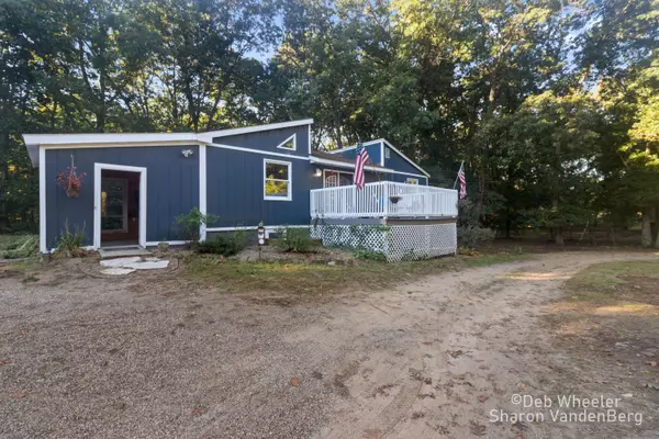 6577 Lindsey Road, Delton, MI 49046