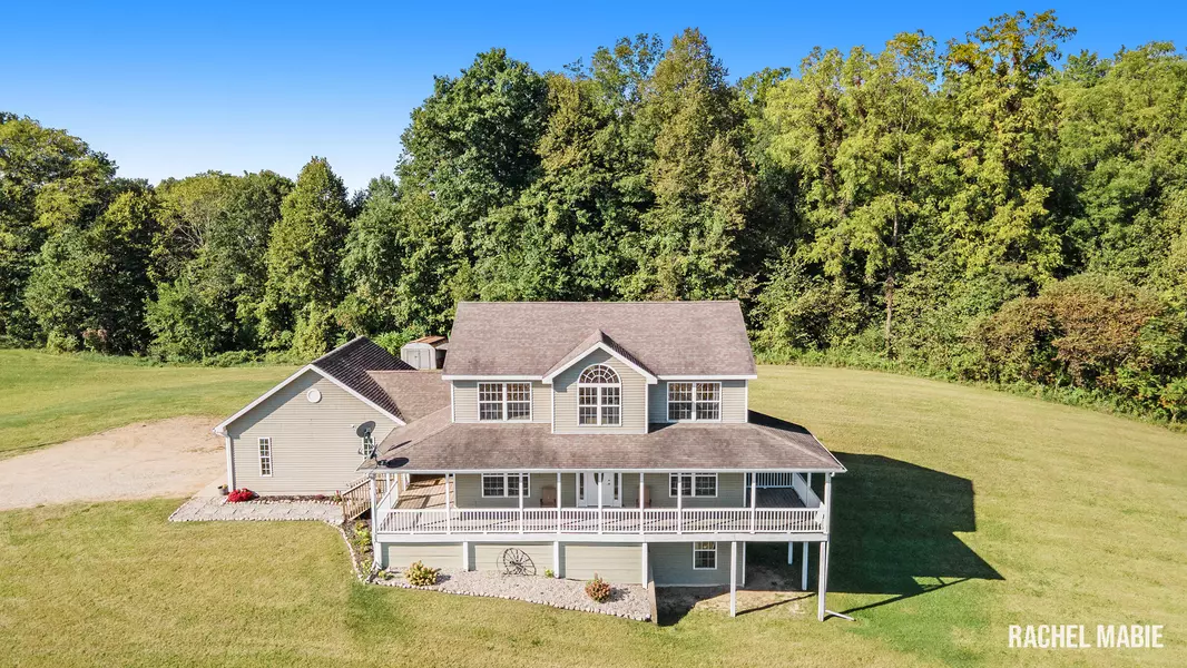 10932 North Avenue, Dowling, MI 49050