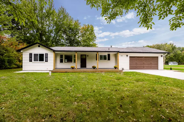 Coloma, MI 49038,7406 Little Paw Paw Lake Road