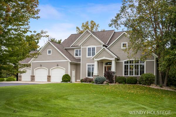 9510 Arrowcrest NE Drive, Rockford, MI 49341