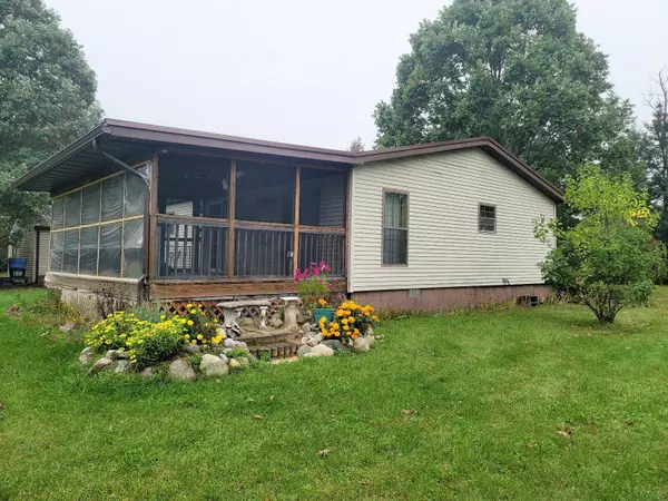 Six Lakes, MI 48886,1721 Schmeid Road