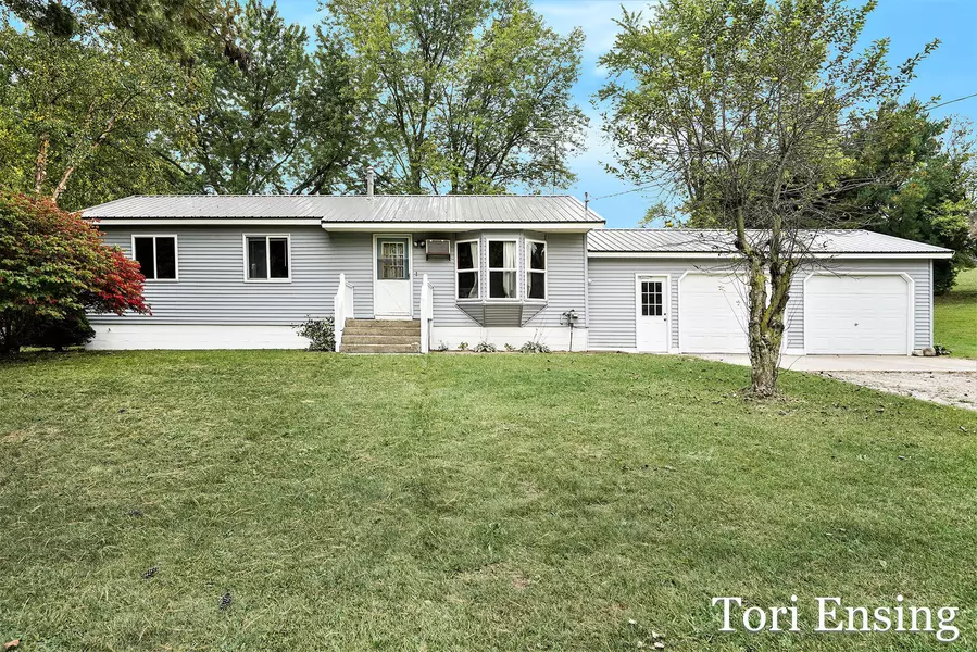 2800 E Stanton Road, Stanton, MI 48888